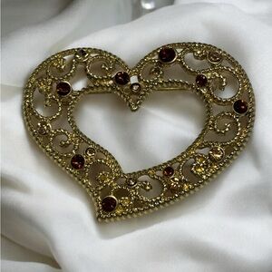 🛍️ 3 for $25 🛍️ Vintage FAF Gold Tone Crystal Filigree Heart Brooch 1-7/8”